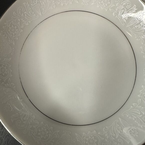 CROWN VICTORIA Lovelace 5 Fruit/Dessert (Sauce) Bowls White w/Flowers & Urns - Picture 10 of 12